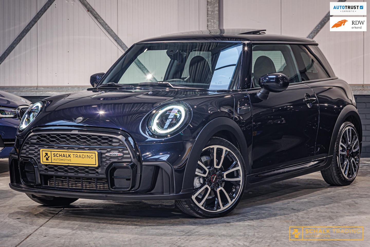 MINI John Cooper Works - 1.5 Cooper Works|Pano|PDC|Dealer ond|Garant - AutoWereld.nl