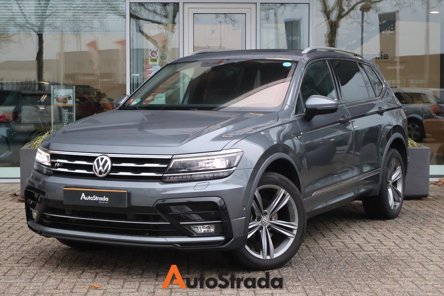 Volkswagen Tiguan Allspace - 1.5 R-Line TSI 150pk | ACC | LED | Keyless | Pano | Virtual | Camera - AutoWereld.nl