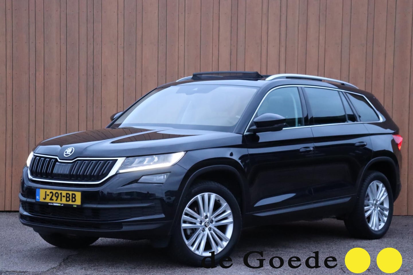 Skoda Kodiaq - 1.5 TSI Business Edition Plus org. NL-auto leer/alc+mem+vw trekhaak camera's schuifdak - AutoWereld.nl