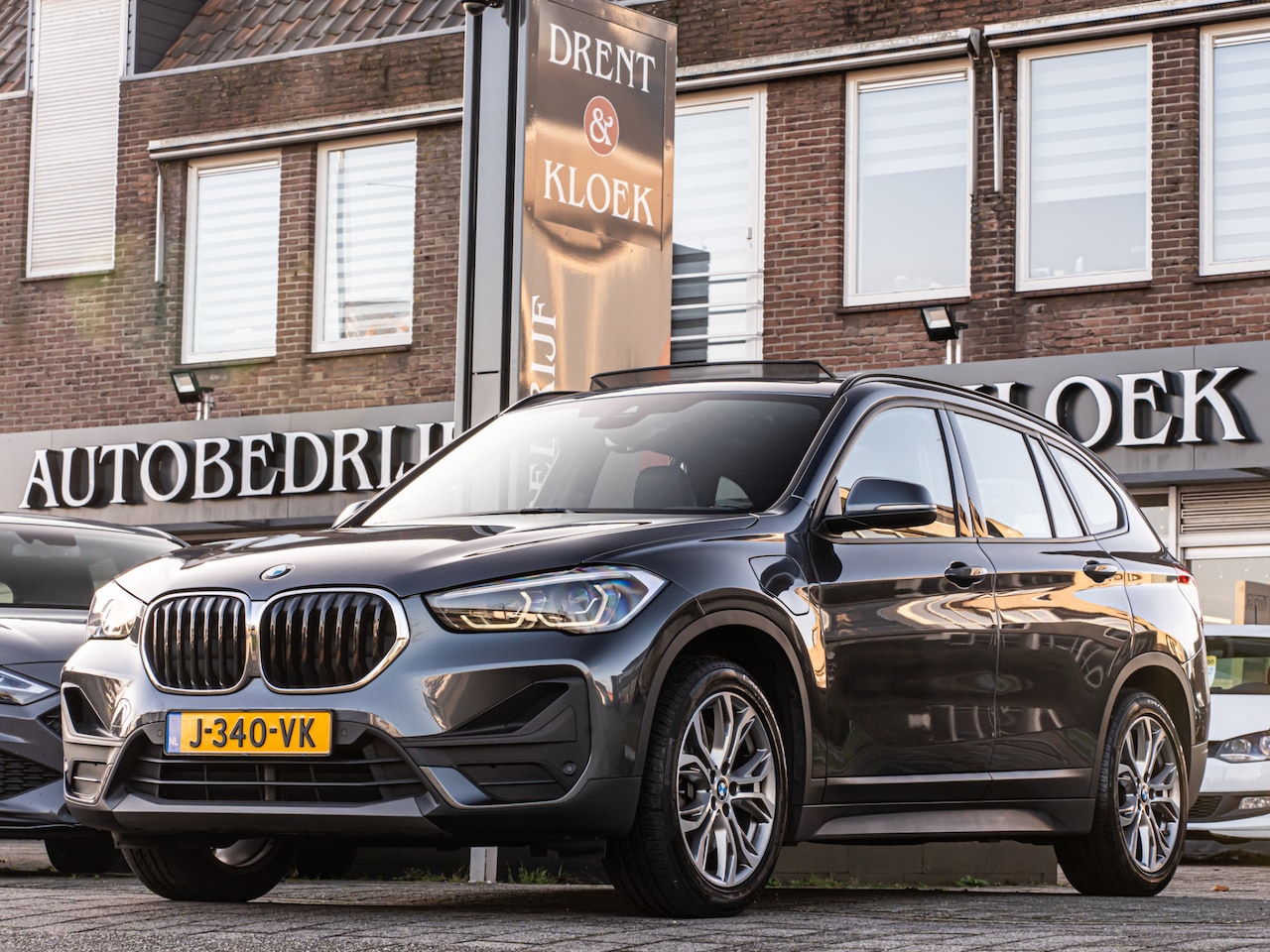 BMW X1 - xDrive25e eDrive Edition ORG NL PANO HUD 18 INCH LED HIFI AUDIO 132000KM!! - AutoWereld.nl