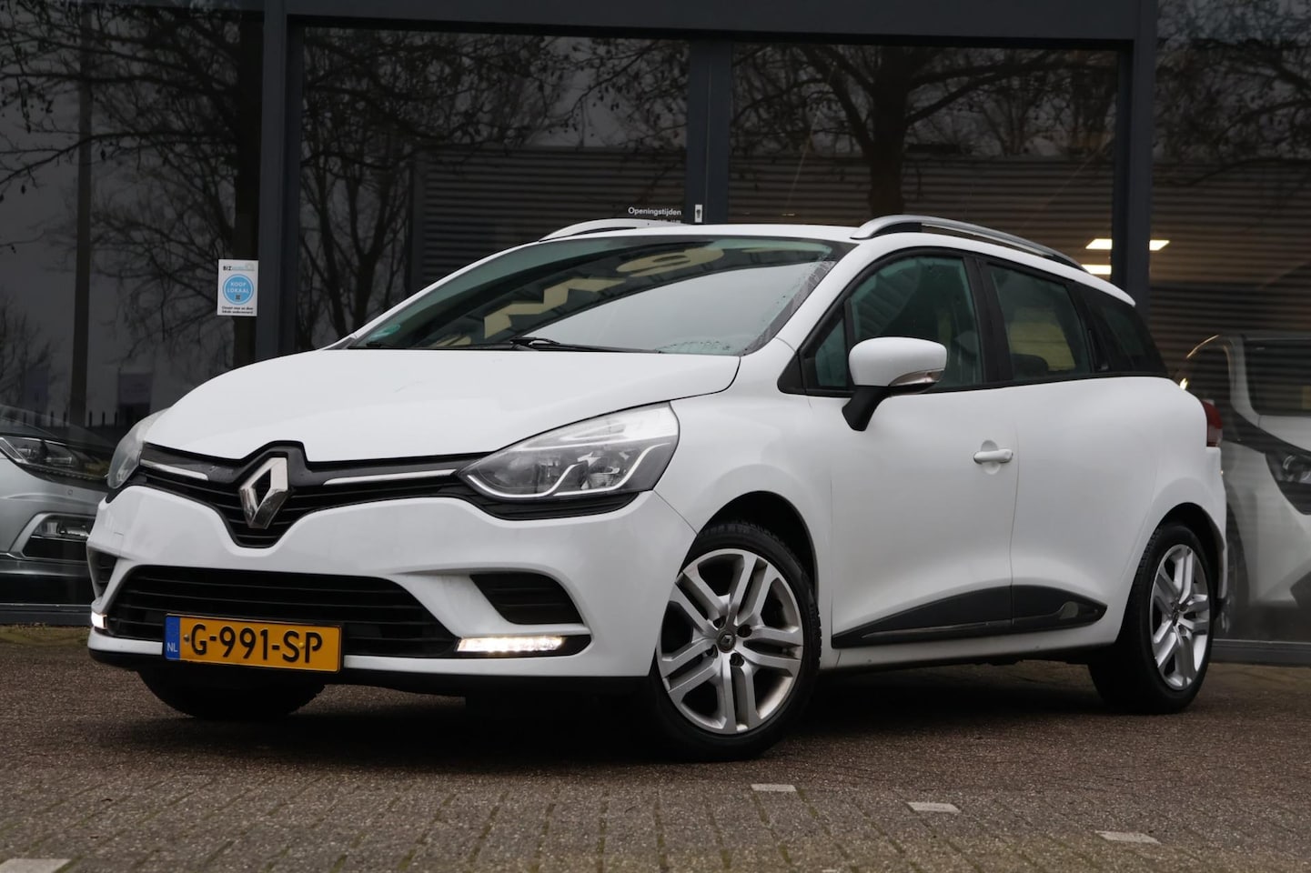 Renault Clio Estate - 0.9 TCe Zen|Navi|Trekhaak|Airco| - AutoWereld.nl