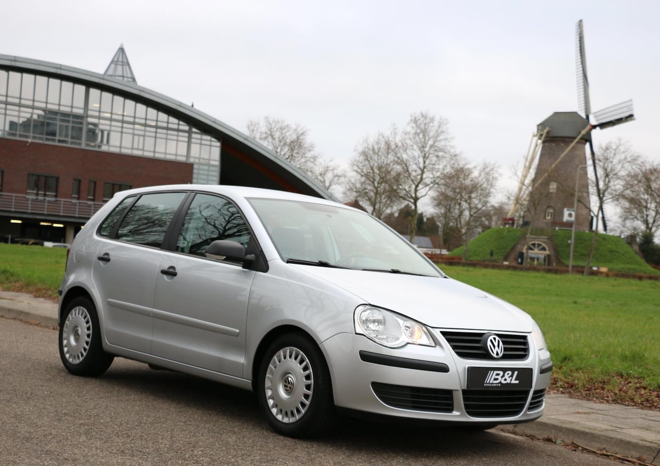 Volkswagen Polo - 1.6 16V Aut Uniek 5deurs 77kW 105Pk 1e eigenaar Airco Parkeersensor Cruise control Trekhaa - AutoWereld.nl