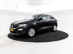 Volkswagen T-Roc - 1.0 TSI Style Navigatie, Apple carplay, Lmv,