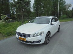 Volvo V60 - 2.4 D6 AWD Plug-In Hybrid Summum