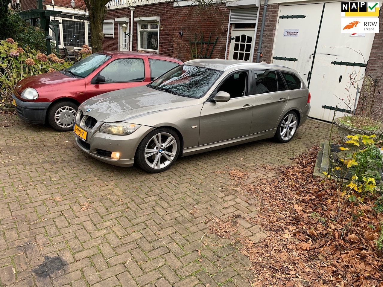 BMW 3-serie Touring - 320d lci facelift 2011 Lichte schade 320 2.0 d - AutoWereld.nl