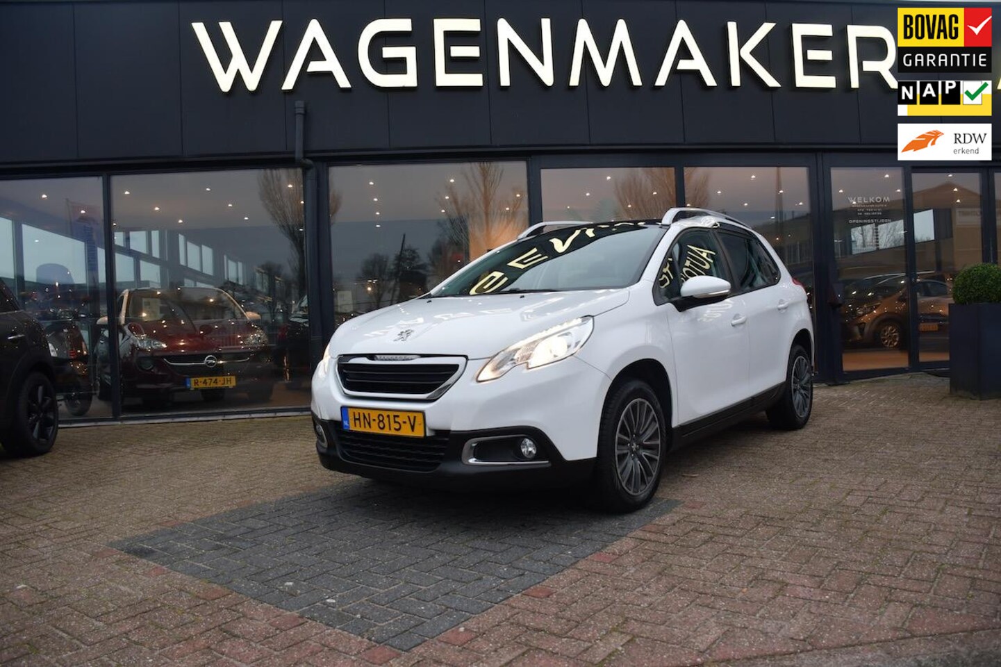 Peugeot 2008 - 1.2 PureTech Active AUT|Clima|Cruise|PANO|NAP - AutoWereld.nl