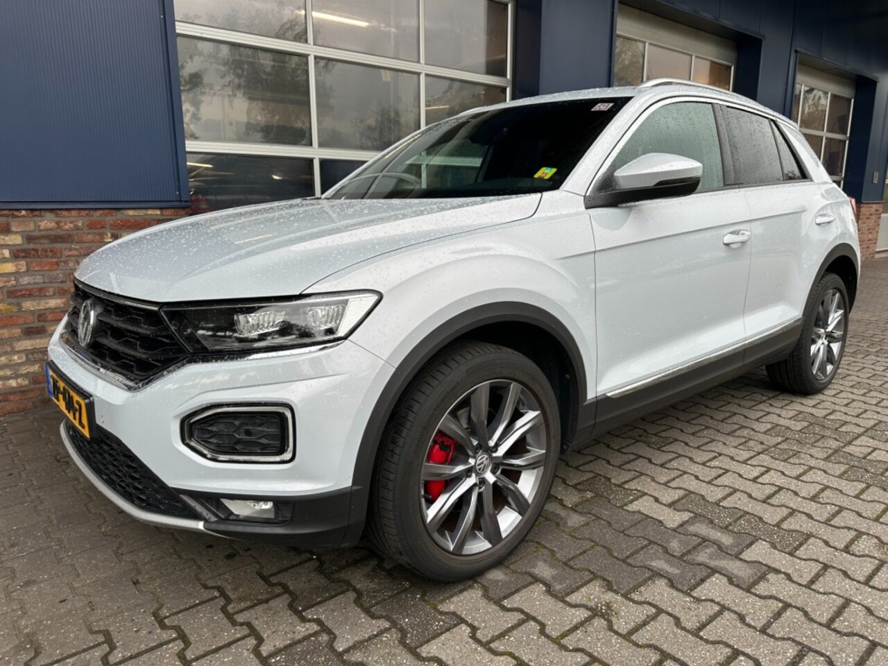 Volkswagen T-Roc - 1.5 TSI SPORT.  AUTOMAAT. ALL.IN. - AutoWereld.nl