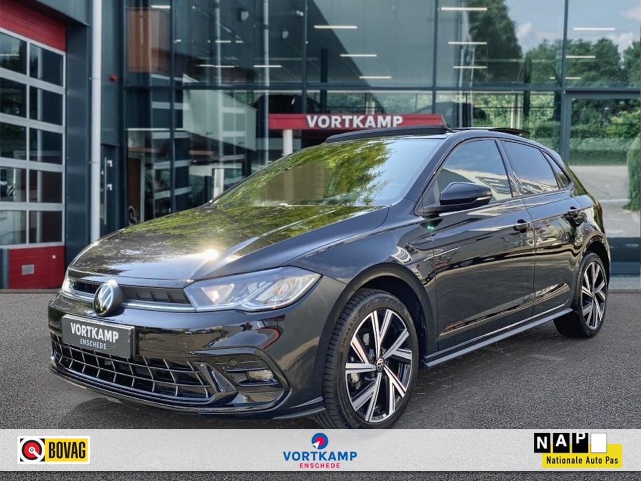 Volkswagen Polo - 1.0 TSI R-LINE PANO-DAK/CAMERA/NAVI/ACC/STOELVERW - AutoWereld.nl