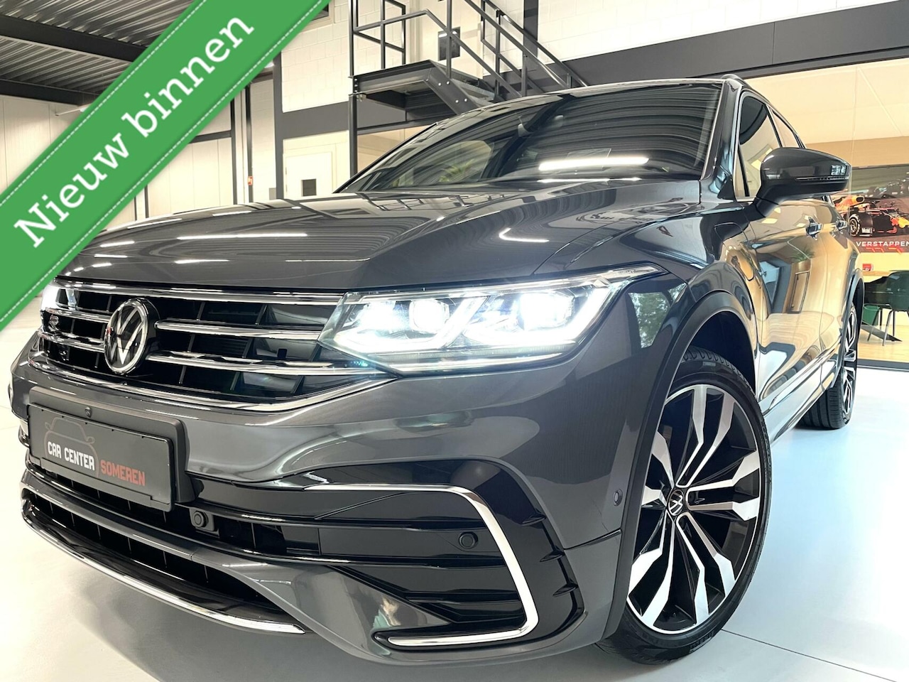 Volkswagen Tiguan - 1.4 TSI eHybrid R-Line/ 360 Camera/ 20"inch/ Matrix LED - AutoWereld.nl