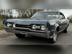 Oldsmobile Cutlass - 442 Coupe