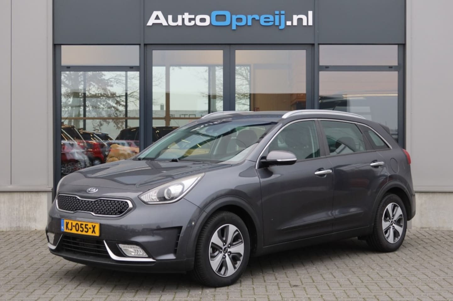 Kia Niro - 1.6 GDi Hybrid FIRST Edition NAVI, Camera, Cruise, Dealer onderh - AutoWereld.nl