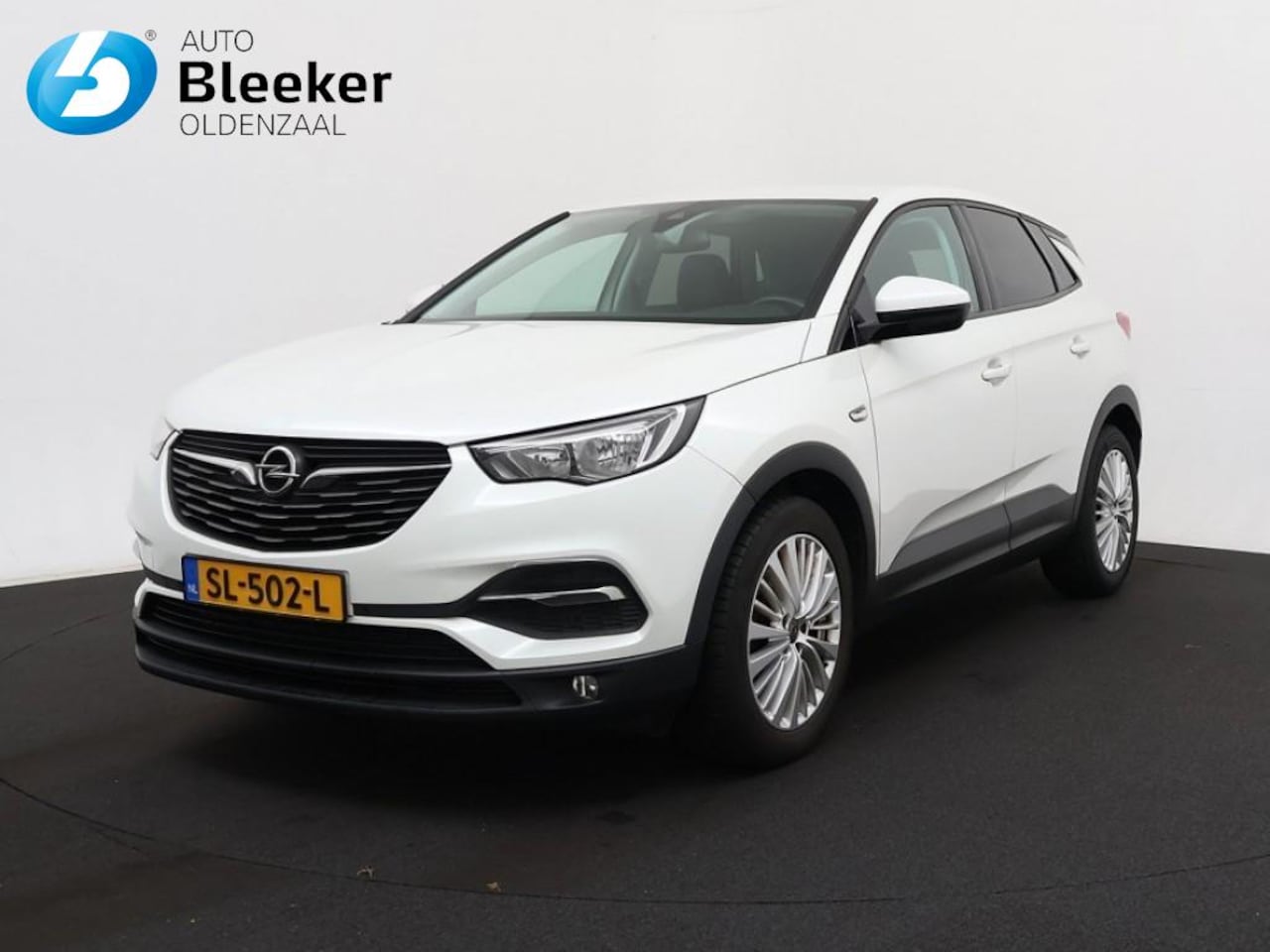 Opel Grandland - 1.2 131Pk Turbo Online Edition Navi Carplay Stuur en stoelverwar - AutoWereld.nl