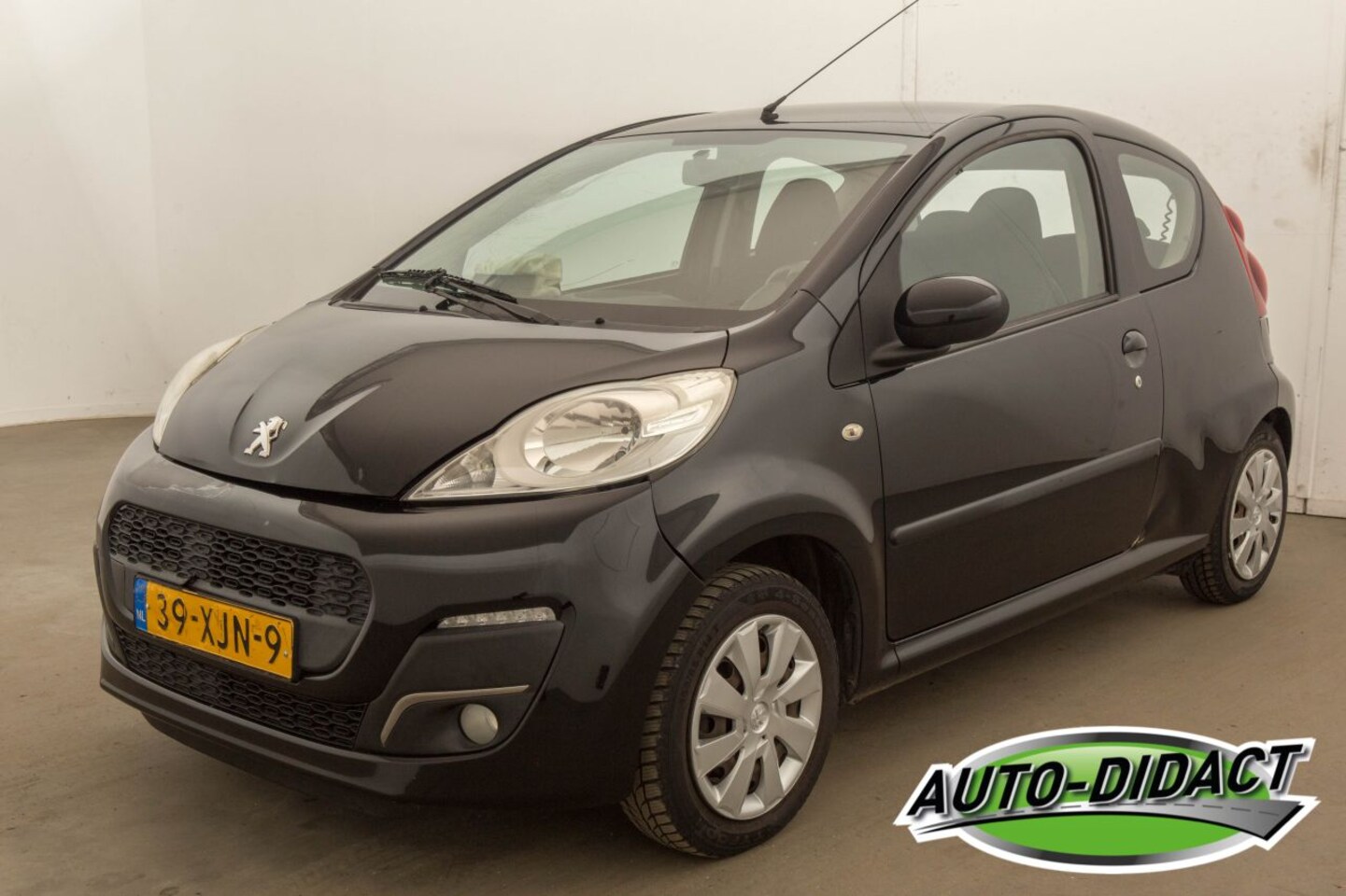 Peugeot 107 - 1.0 Automaat Active - AutoWereld.nl