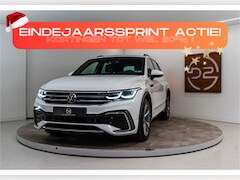 Volkswagen Tiguan - 1.4 TSI eHybrid 2x R-Line 266PK | IQ | Sfeer | Virtual | Carplay | 12 MND Garantie