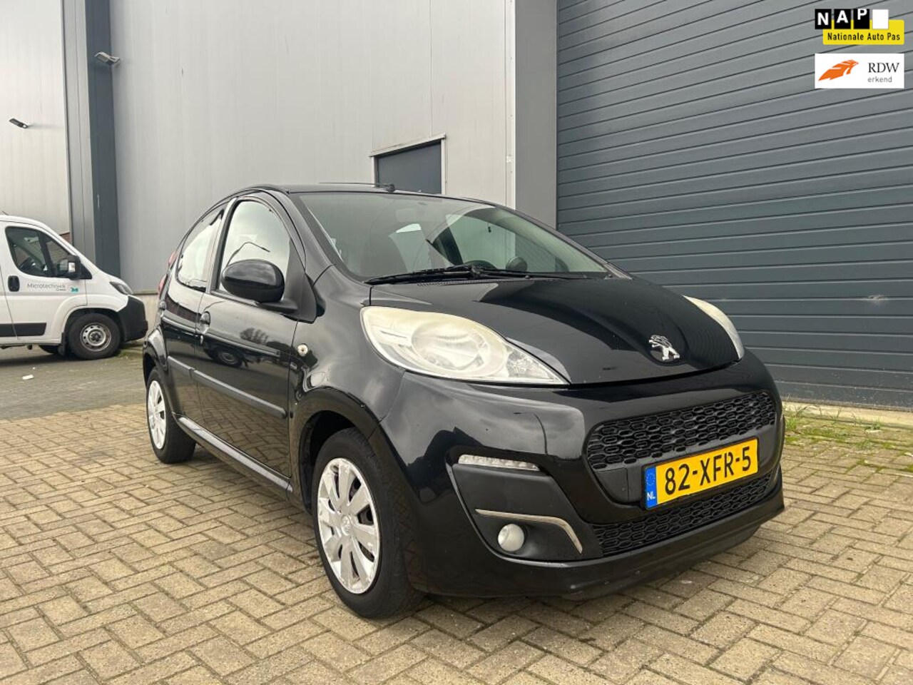 Peugeot 107 - 1.0i Active AIRCO 5DRS LED NAP 2012 - AutoWereld.nl