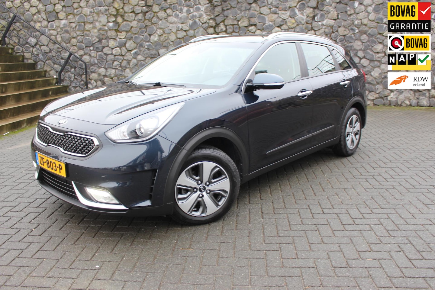 Kia Niro - 1.6 GDi Hybrid DynamicLine Dab Camera 1e eigenaar 1/2 leder - AutoWereld.nl