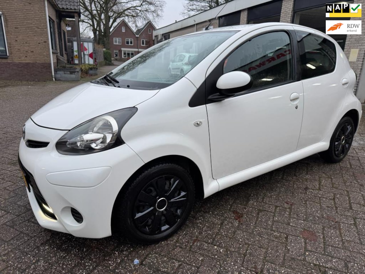 Toyota Aygo - 1.0 VVT-i Aspiration AIRCO LED ORG 128750 KM NAP O.H BOEKJES VOLLEDIG ONDERHOUDEN GEHAD LU - AutoWereld.nl