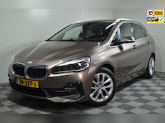 BMW 2-serie Active Tourer - 218i High Executive Edition / Navi, / Camera / Stoel verwarming / LED / Trekhaak / NL auto