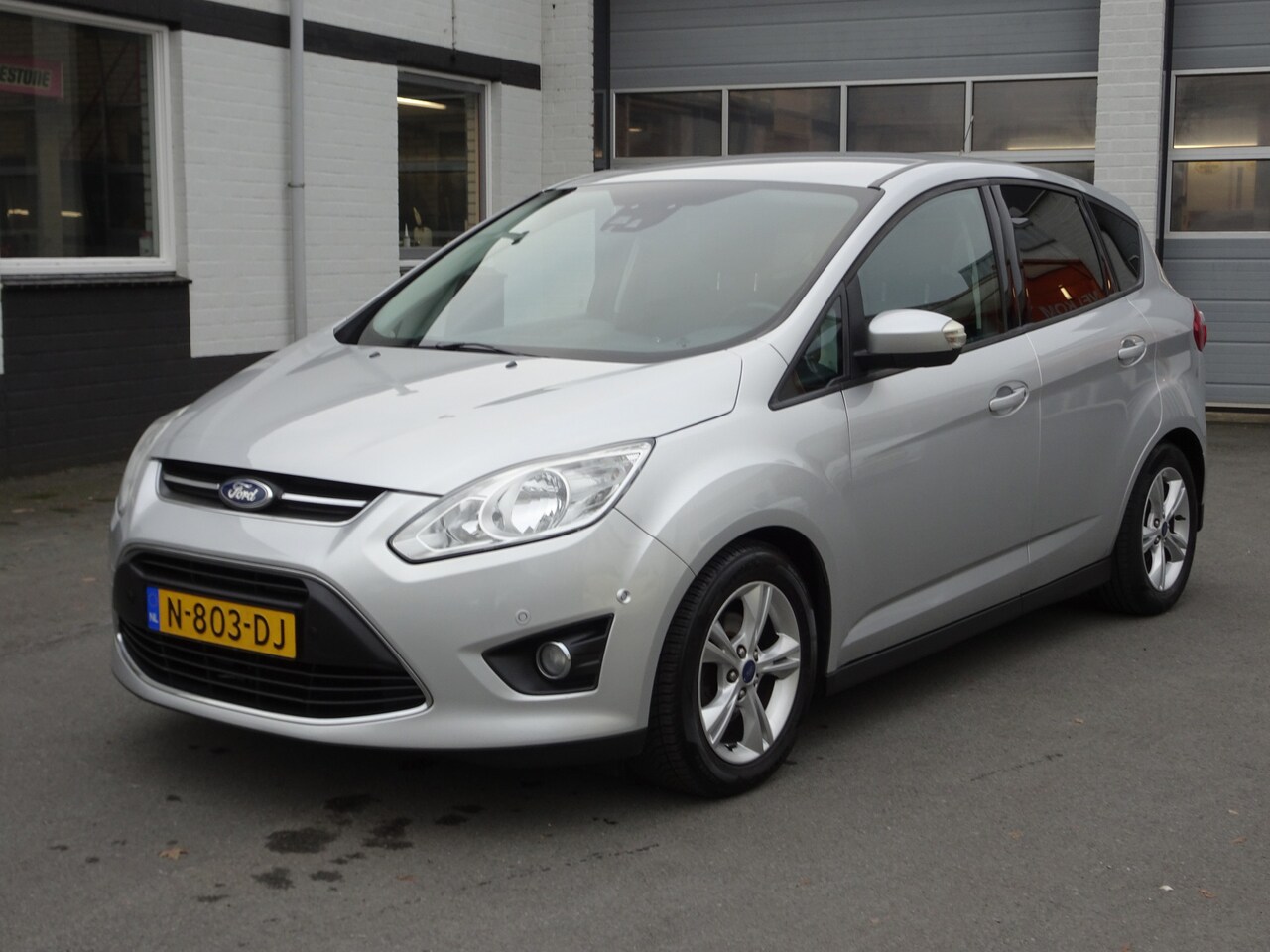 Ford C-Max - 1.0 Lease Trend Airco, navigatie, licht metalen velgen, parkeersensoren voor en achter, st - AutoWereld.nl