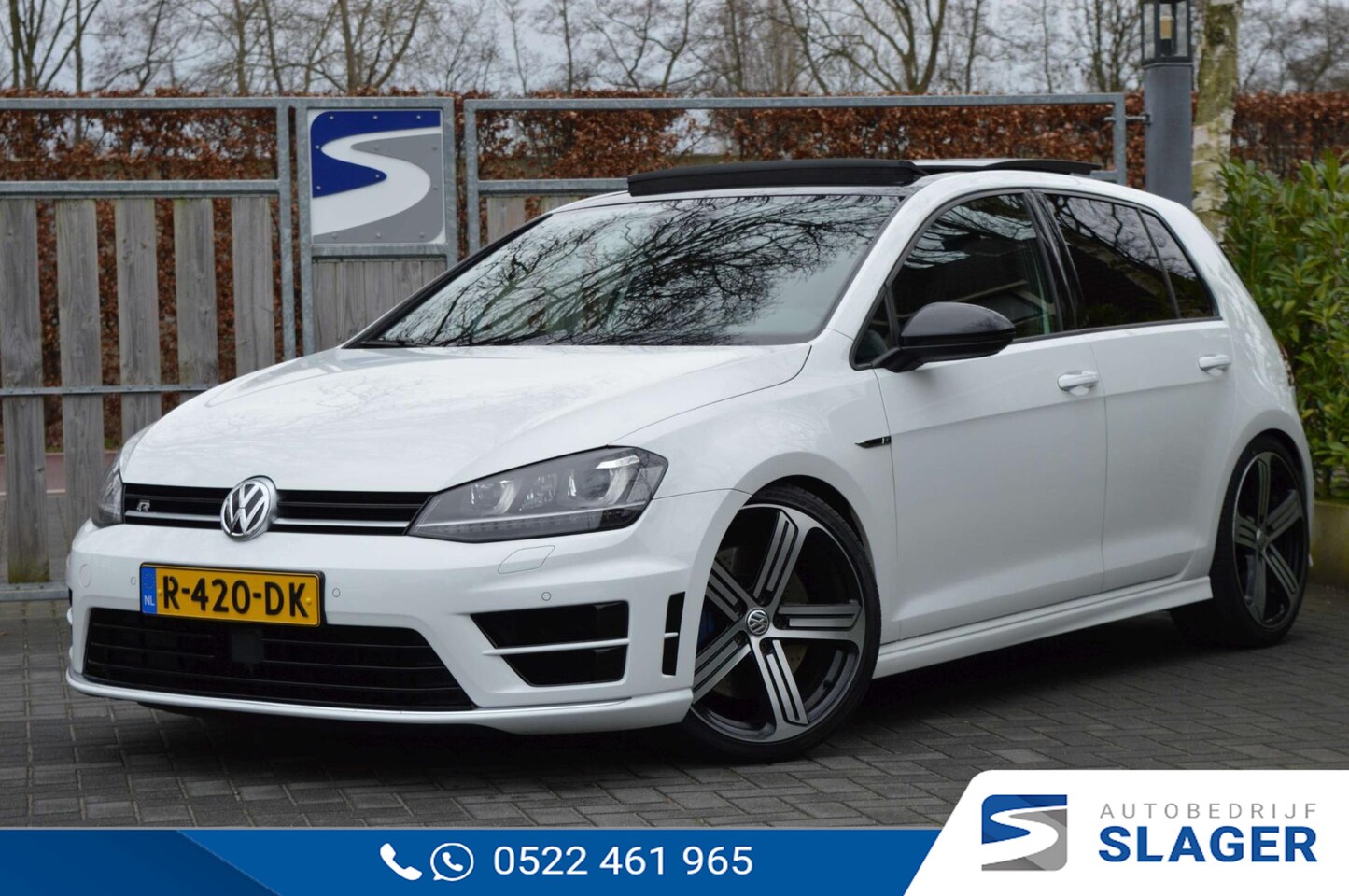 Volkswagen Golf - 2.0 TSI R 4Motion - Pano|ACC|Lane assist|Camera|Navi|Sportstuur|Keyless|19" - AutoWereld.nl