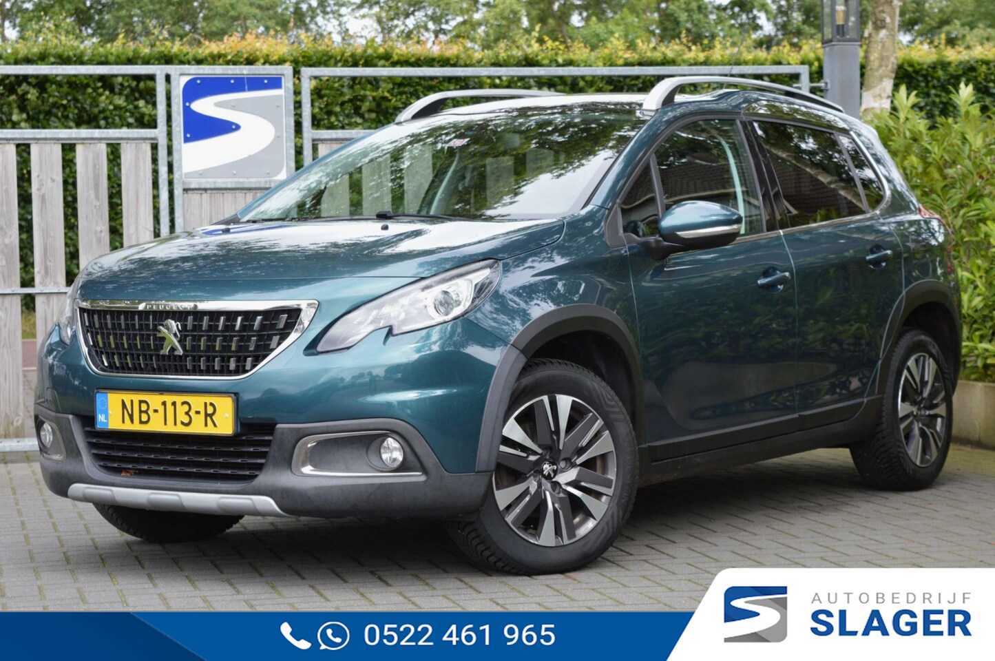 Peugeot 2008 - 1.2 PureTech Blue Lease Executive | Navi | Trekhaak - AutoWereld.nl