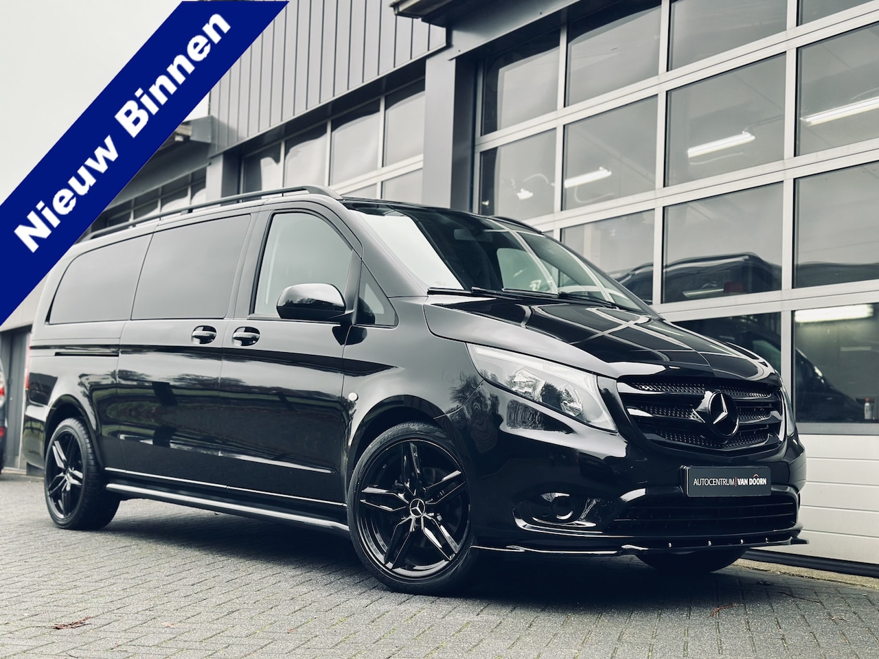 Mercedes-Benz Vito - 116 CDI | Automaat | Dubbel Cab | Extra Lang | Black Edition | Leer | Navi | Camera | Spoi - AutoWereld.nl