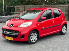 Peugeot 107 - 1.0-12V Millesim 200