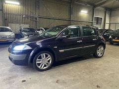 Renault Mégane - 1.6-16V Privilège Luxe