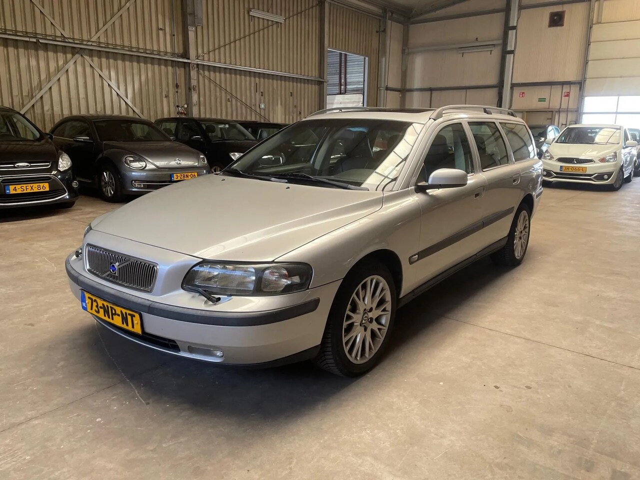 Volvo V70 - 2.5 T AWD Comfort Line 2.5 T AWD Comfort Line - AutoWereld.nl