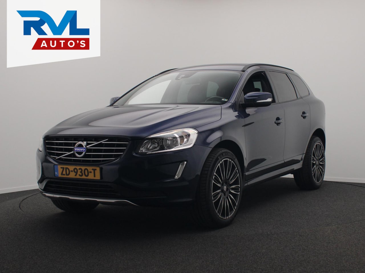 Volvo XC60 - 2.0 D4 Momentum 180PK Trekhaak Leder Navigatie - AutoWereld.nl