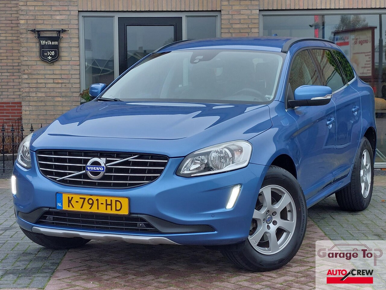 Volvo XC60 - 2.0 D4 FWD Summum | Leer | Navi | PDC V+A - AutoWereld.nl