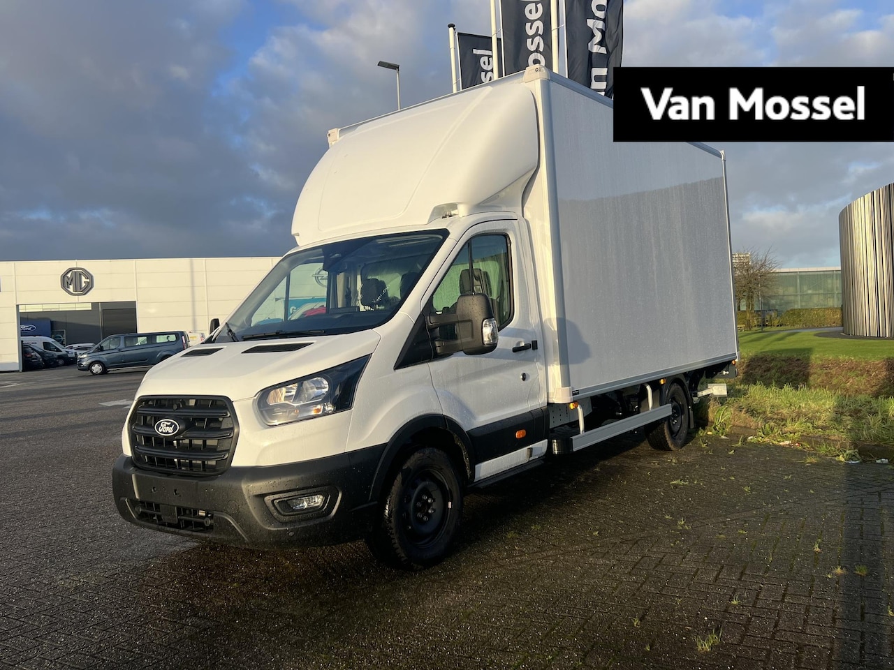 Ford Transit - 350 2.0 TDCI L4 Chassis Enkele Cabine Trend RWD | Citybox | Adaptive CC | Camera | Navigat - AutoWereld.nl