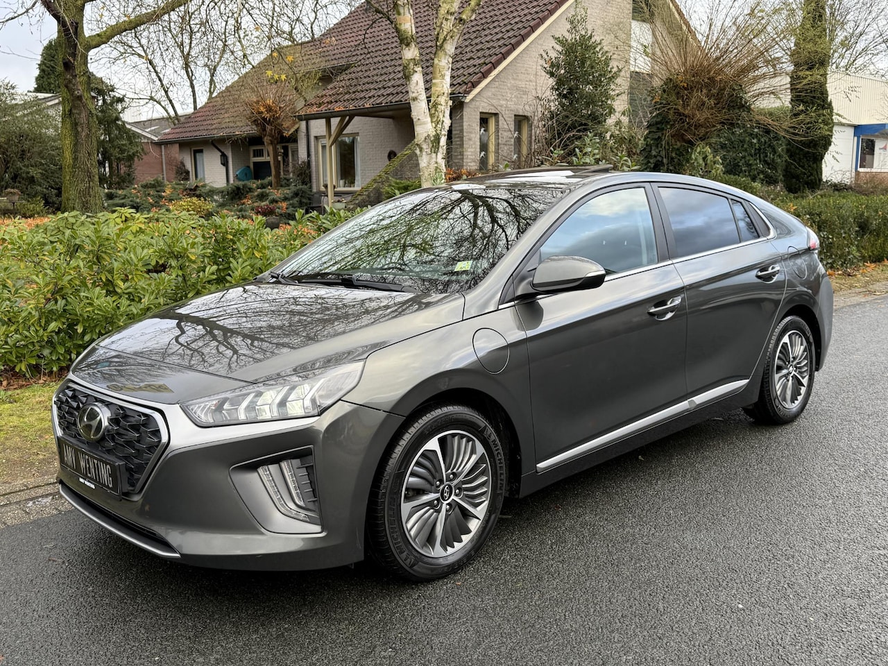 Hyundai IONIQ - 1.6 GDi PHEV Automaat•Schuifdak•Navi - AutoWereld.nl