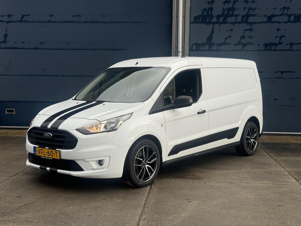 Ford Transit Connect - 1.5 EcoBlue L2 Trend AIRCO / NAVI / AUTOMAAT / 3 ZITS / N.A.P - AutoWereld.nl