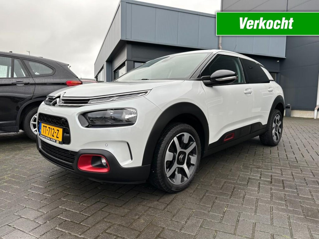 Citroën C4 Cactus - 1.2 PureTech Shine Aut. Navi Camera Panoramadak - AutoWereld.nl