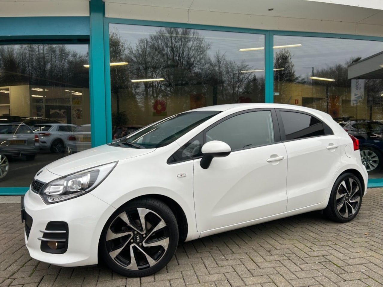 Kia Rio - 1.2 VCCT SPORT Navi, LED, C1ruise, TrHaak , 17Inch, NAP - AutoWereld.nl