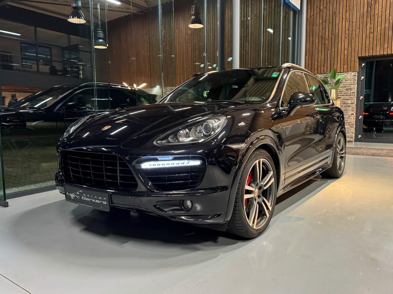 Porsche Cayenne - 4.8 GTS stoelverw. en -ventilatie, standk, camera, luchtv, Burmester, 18-voudig verst. voo - AutoWereld.nl