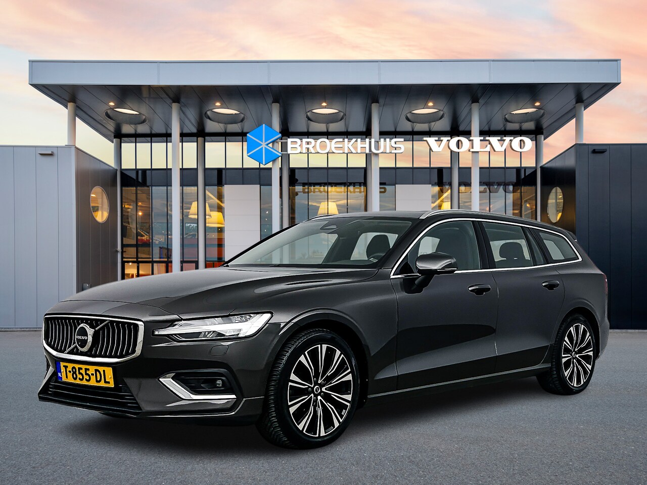 Volvo V60 - B4 Plus Bright | 360 Camera | Panoramadak | Harman Kardon | Standkachel | Full LED | Elekt - AutoWereld.nl