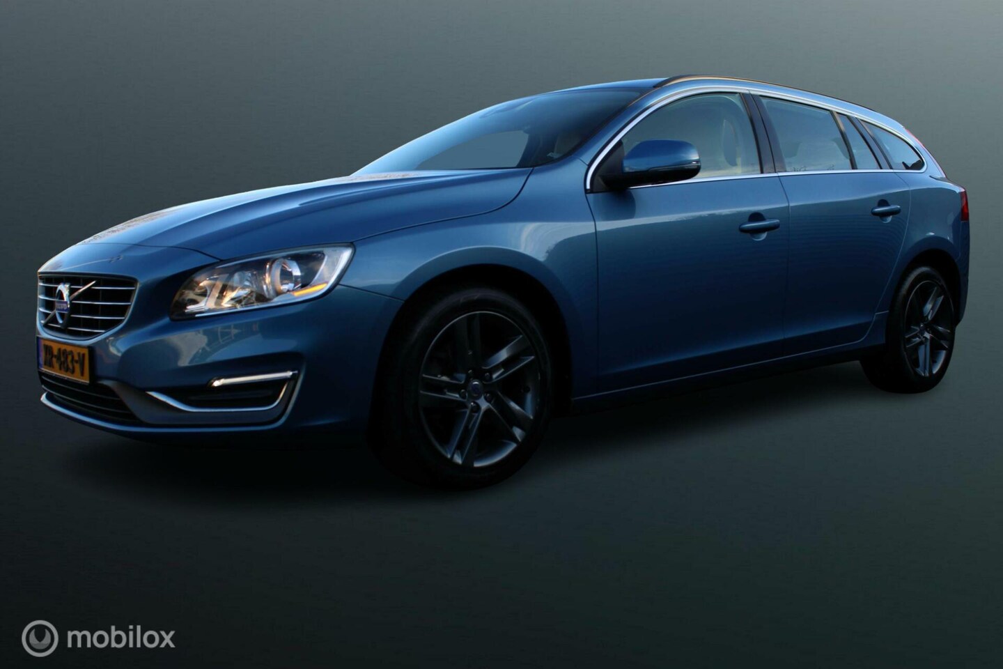 Volvo V60 - 2.0 D4 Summum 2.0 D4 Summum, Leer, Trekhaak, Navi, Airco, Cruise, - AutoWereld.nl