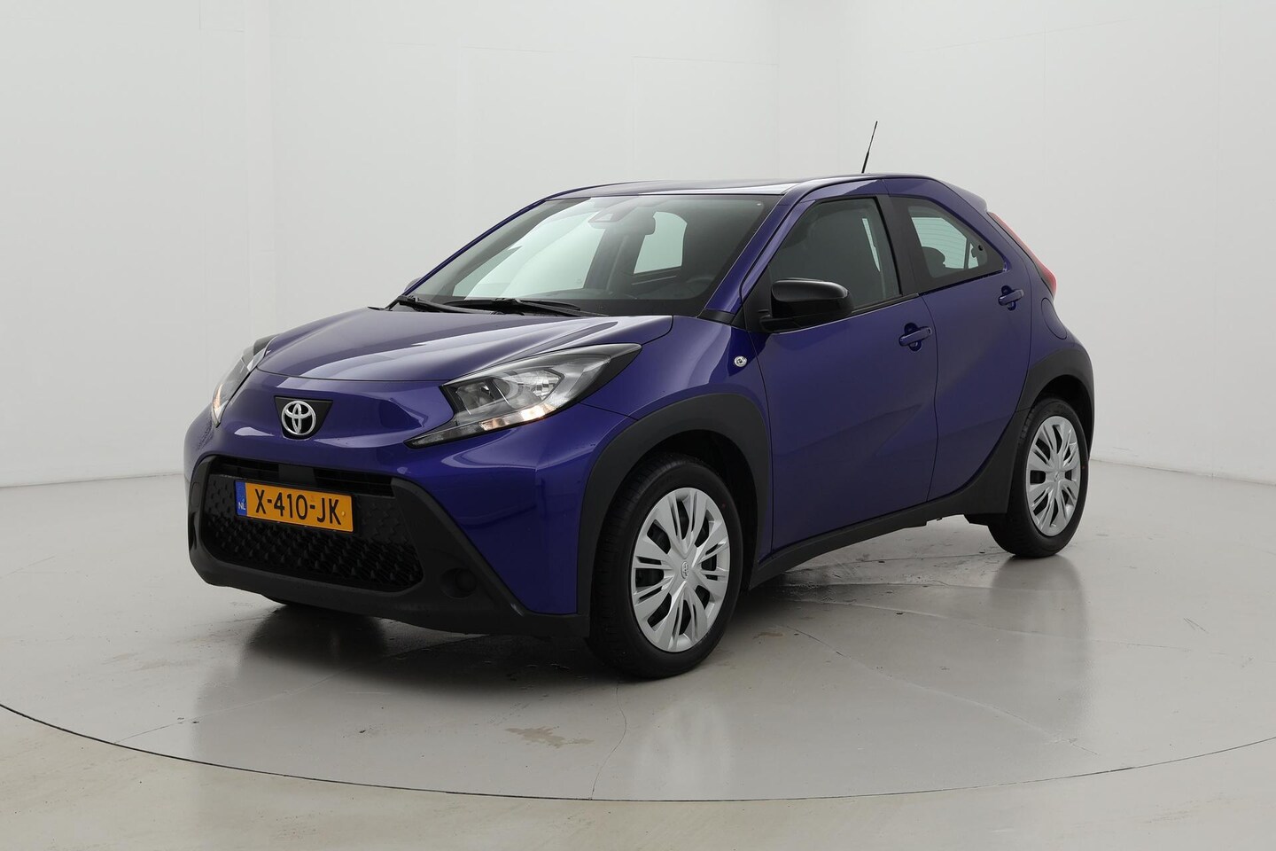 Toyota Aygo X - 1.0 VVT-i Play Apple/Android Automaat - AutoWereld.nl