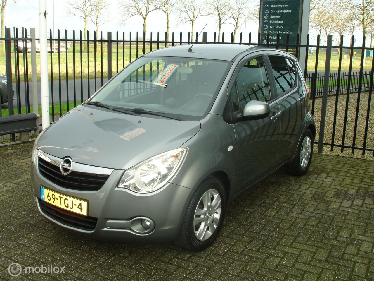 Opel Agila - 1.0 Selection Airco,Style pakket,4seizoen banden, - AutoWereld.nl