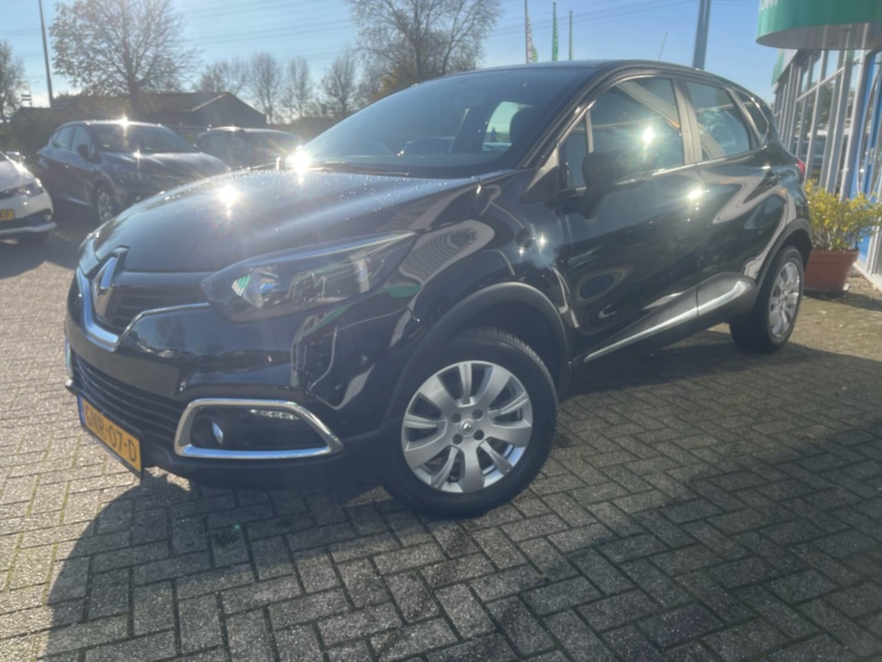 Renault Captur - 0.9 TCe Limited 0.9 TCe Limited, Nav, Trekhaak, Airco - AutoWereld.nl