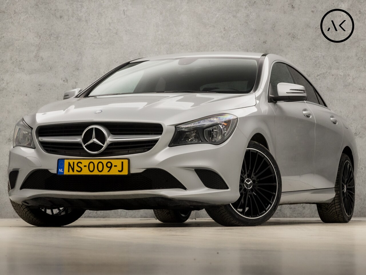 Mercedes-Benz CLA-Klasse - 180 Sport (NAVIGATIE, WITTE STIKSELS, CLIMATE, GETINT GLAS, CRUISE CONTROL, LEDER, BLUETOO - AutoWereld.nl