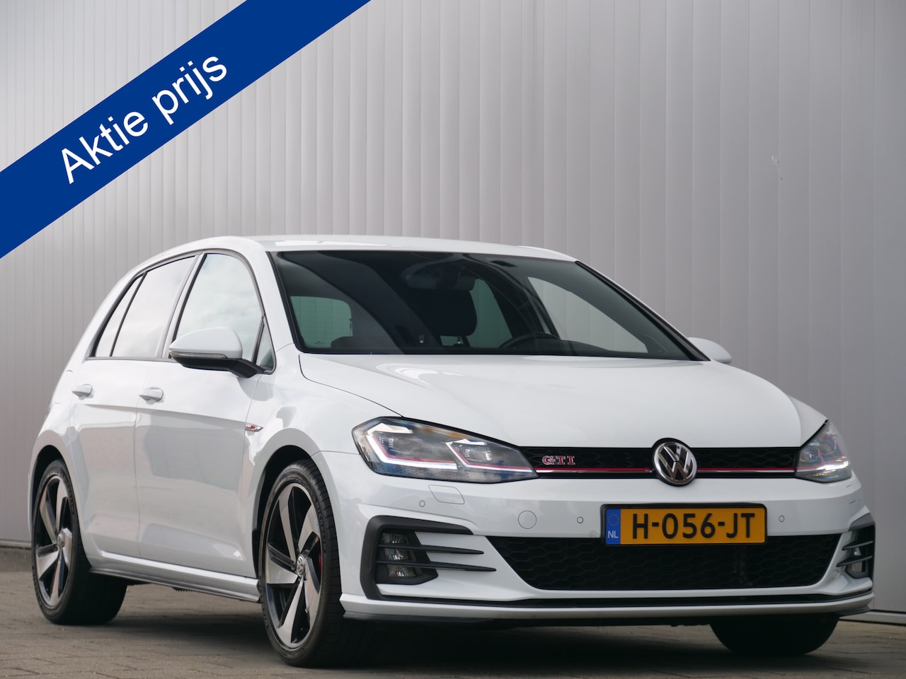 Volkswagen Golf - 2.0 TSI 245pk GTI Performance Automaat Van €25.950,- voor €24.845,- - AutoWereld.nl