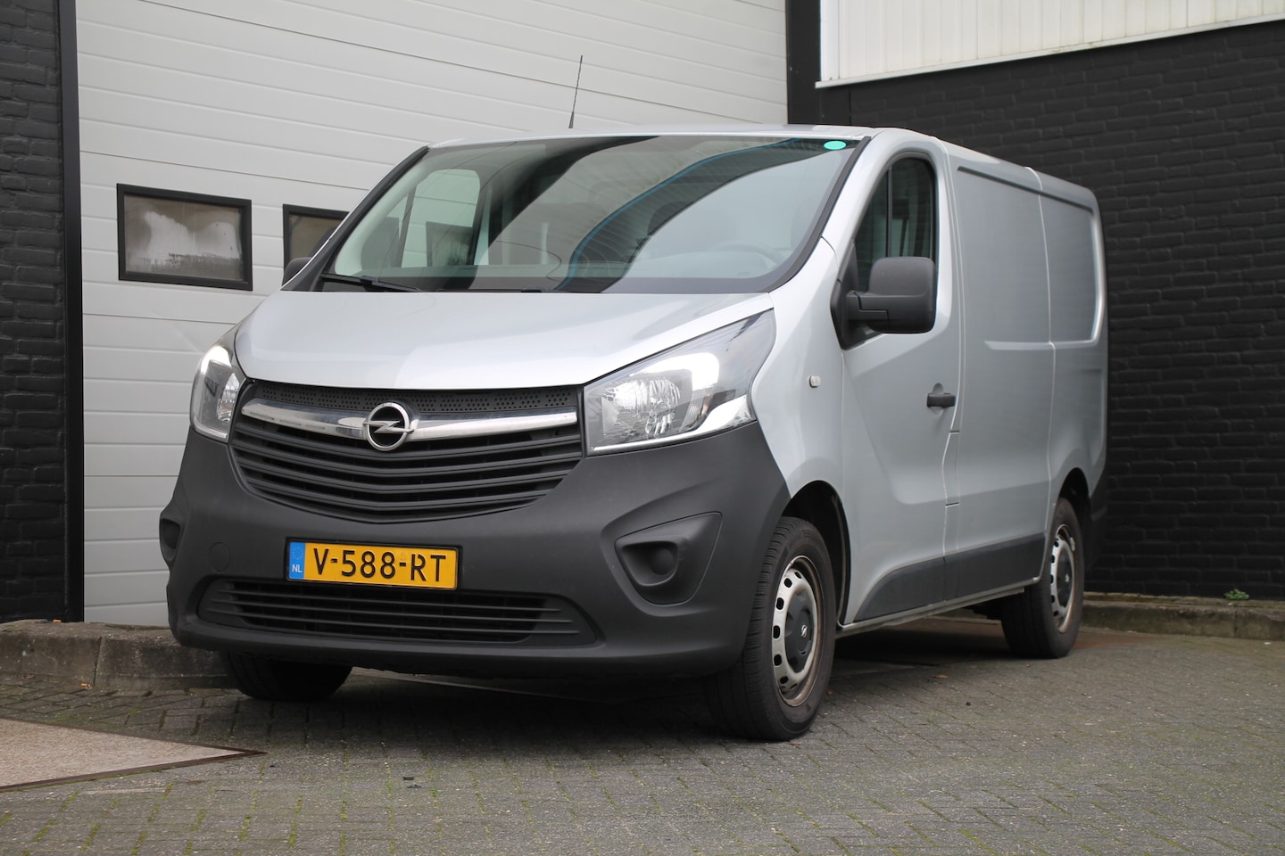 Opel Vivaro - 1.6 CDTI 120PK EURO 6 -  Airco - Navi - Cruise - € 10.900,- Excl. - AutoWereld.nl