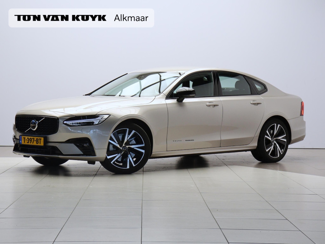 Volvo S90 - 2.0 B5 Plus Dark / Adapt. cruise / Achteruitrijcamera /  Carplay / Leder / Harman Kardon - AutoWereld.nl