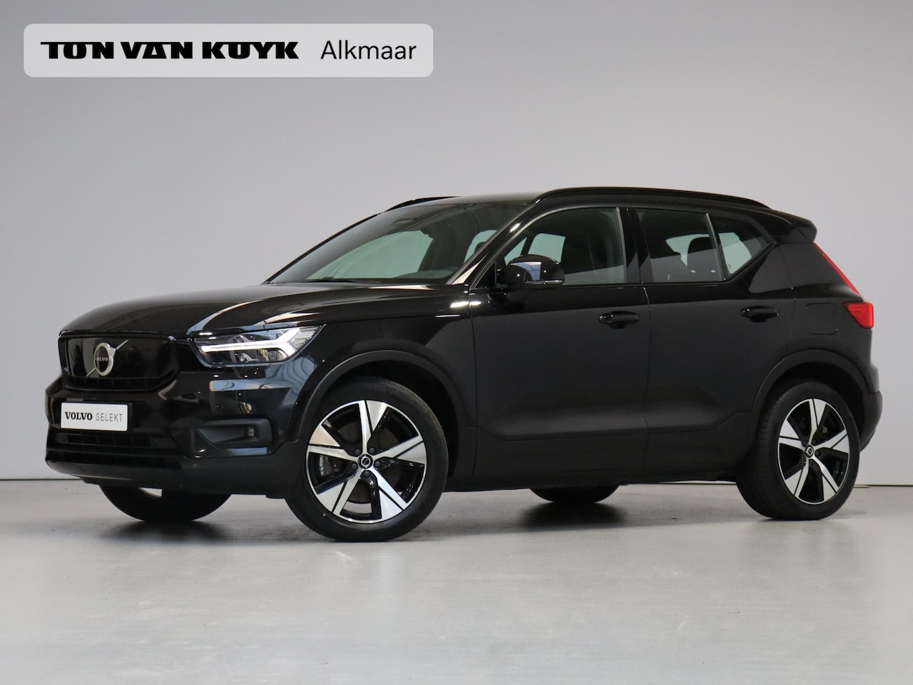 Volvo XC40 - Recharge P8 AWD R-Design / Elektr. bed. stoelen / Warmtepomp / Park assist v+a+camera / Dr - AutoWereld.nl