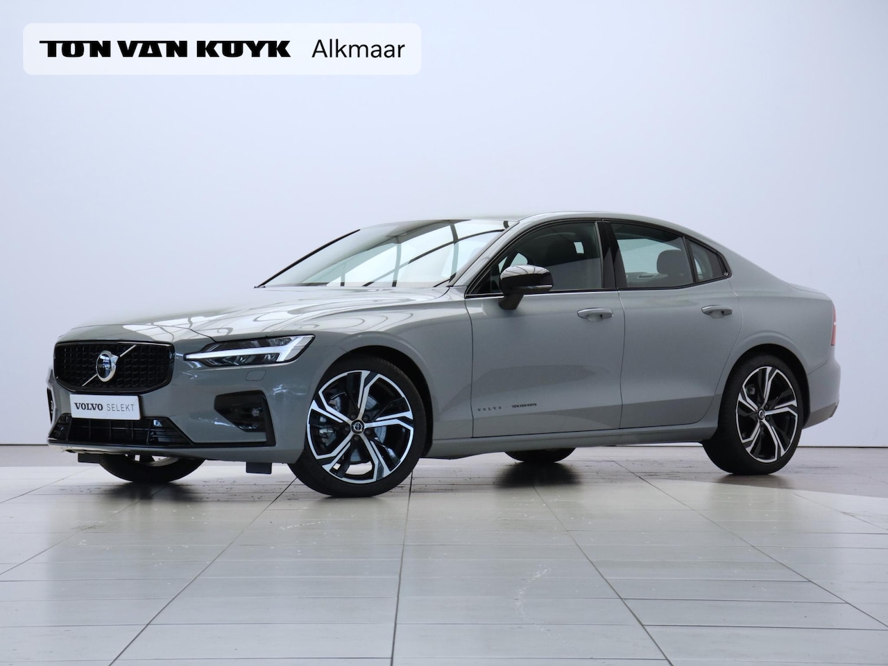 Volvo S60 - 2.0 B4 Plus Dark / Elektrisch Verstelbare Stoelen / Harman Kardon / Lederen Bekleding / Ad - AutoWereld.nl