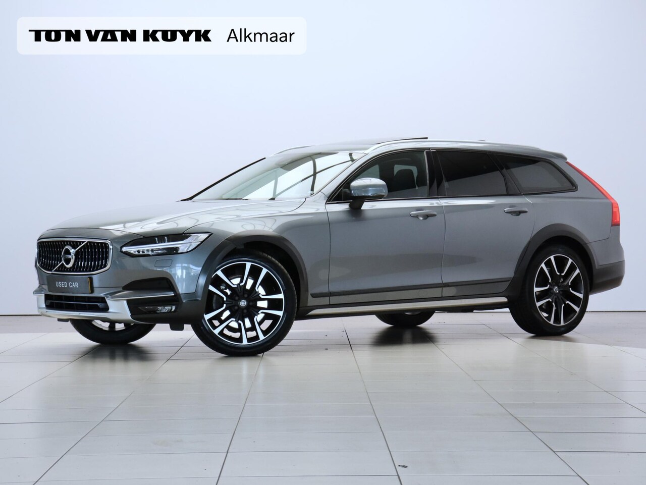 Volvo V90 Cross Country - T5 250PK AWD Pro Automaat / Pan. dak / Trekhaak / Full Led / Stoel+stuur+achterbankverwarm - AutoWereld.nl