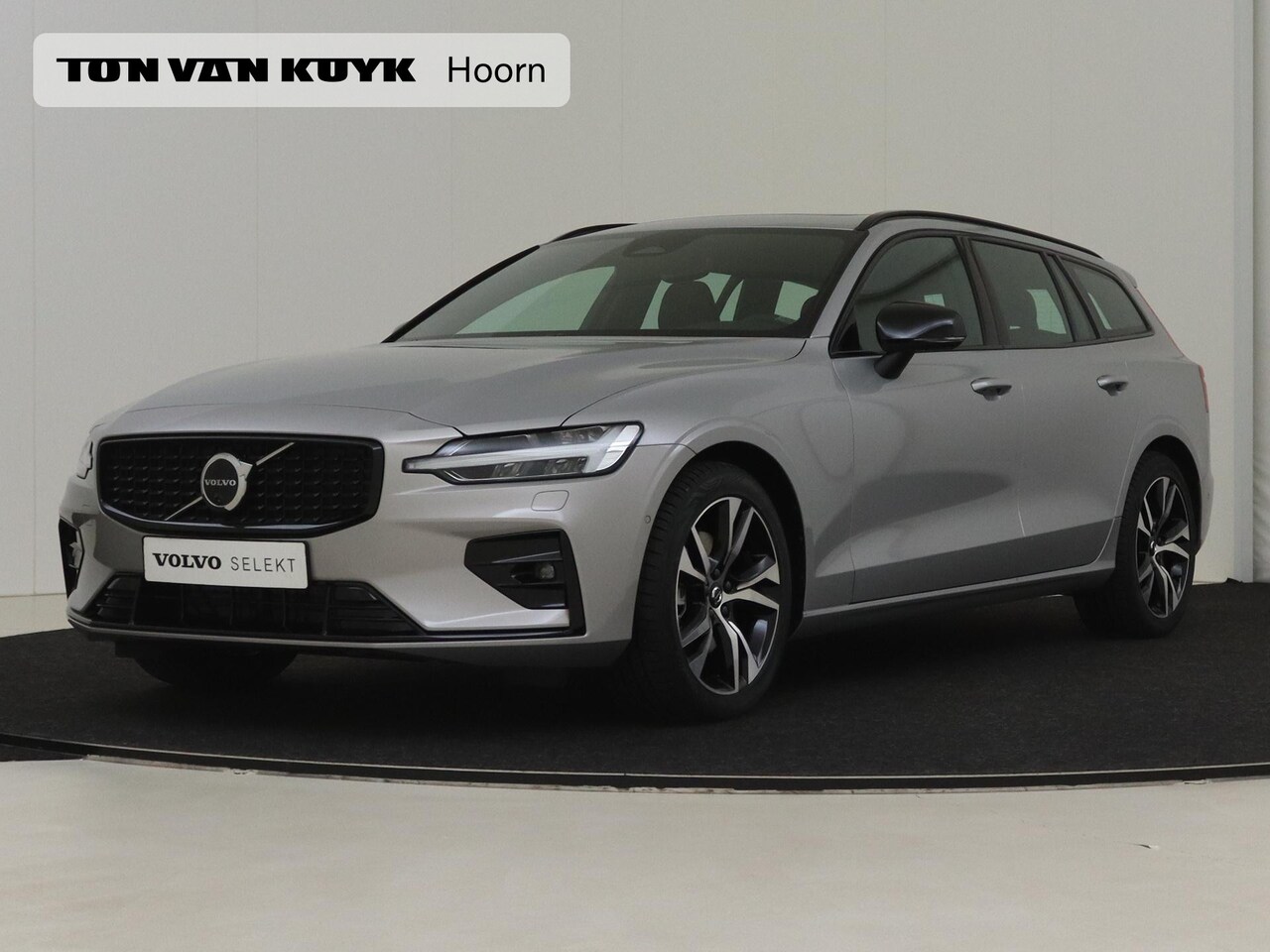 Volvo V60 - 2.0 B3 Plus Dark Adaptieve cruise control / Panorama dak / 360 graden camera / Parkeerverw - AutoWereld.nl